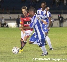 Vitória sofre gol nos minutos finais e é derrotado pelo Itabuna